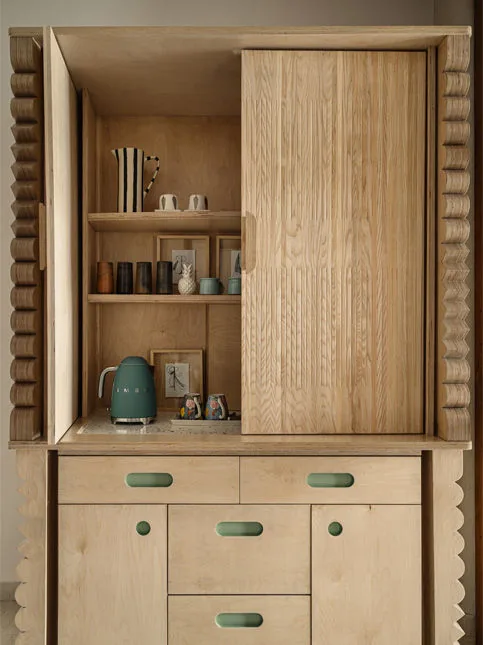 Organised kitchen and wardrobe details in Huzefa Rangwala home - Beautiful Homes