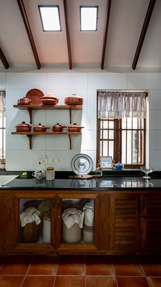 Kitchen design with custom made cabinets & open shelves - Beautiful Homes