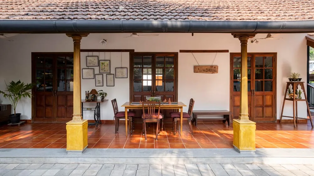 Nimmy hosts her guests in the verandah other house design - Beautiful Homes