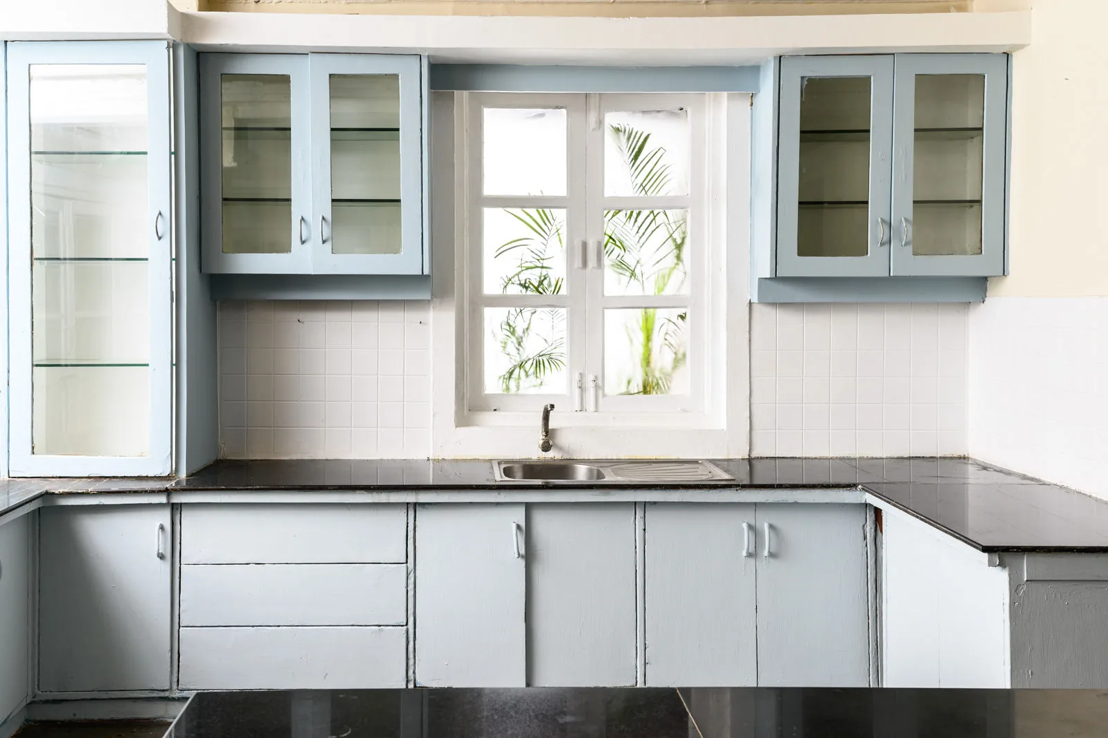 Pale-coloured Original Kitchen Décor - Beautiful Homes